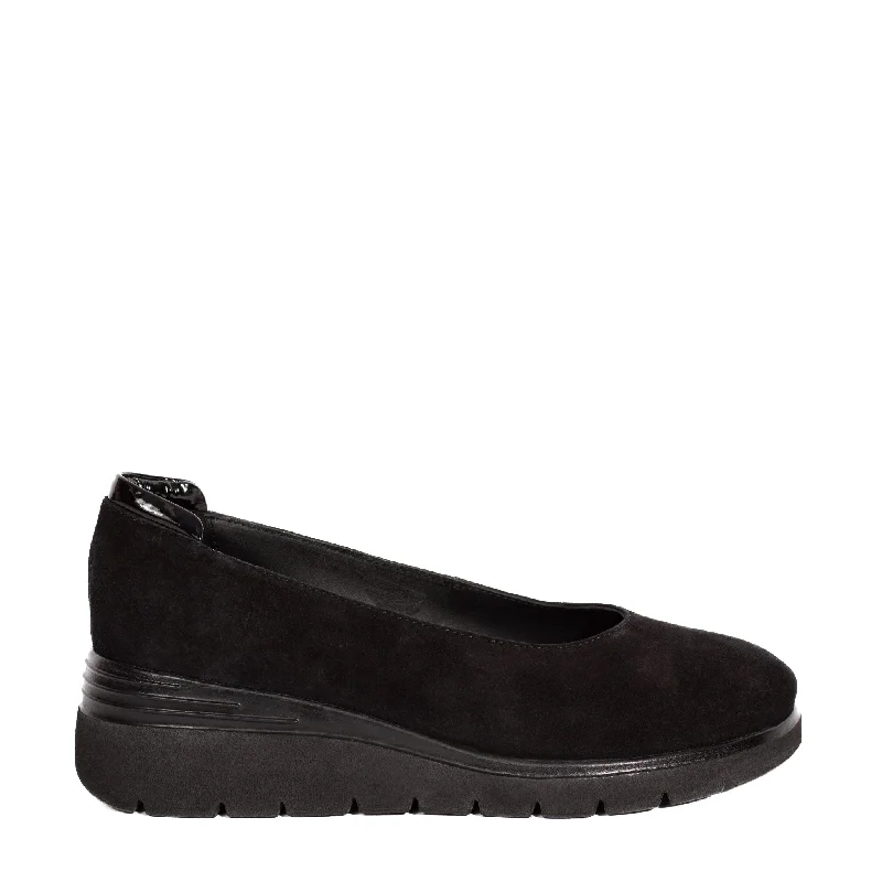 53701 Black Suede