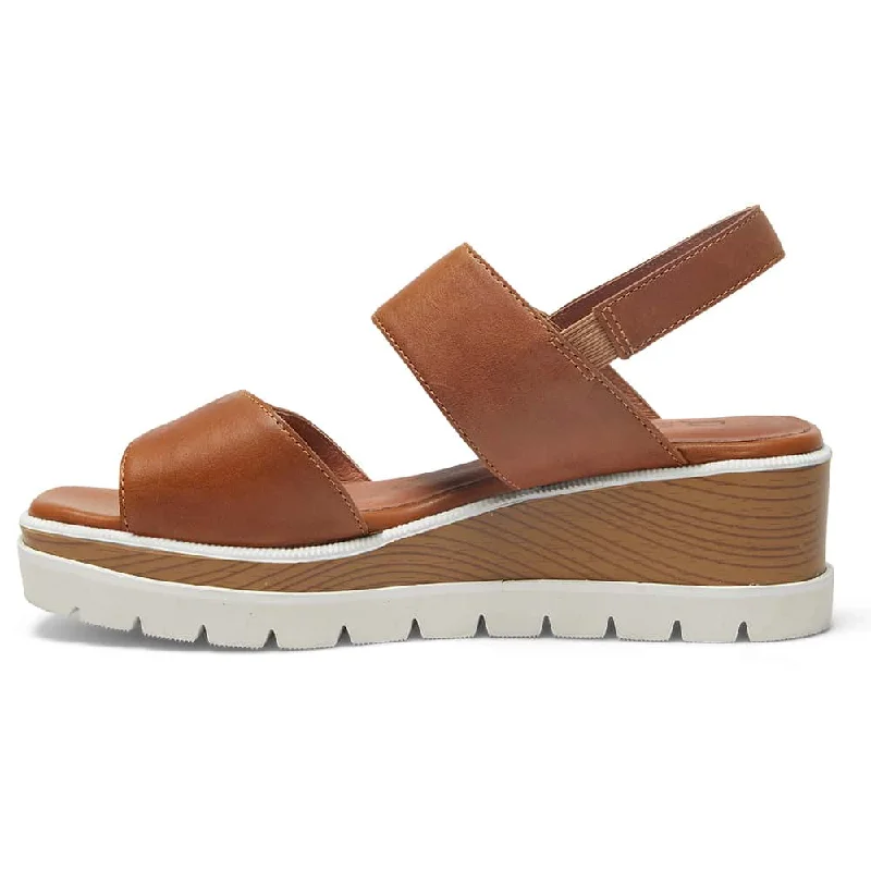 Jamaica Wedge in Tan Leather