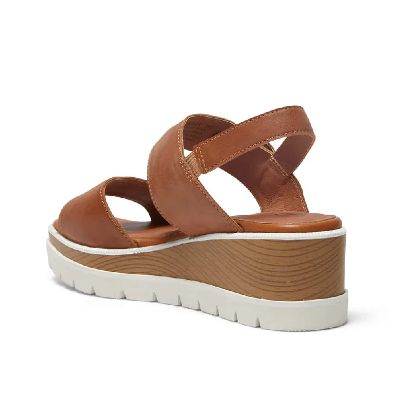 Jamaica Wedge in Tan Leather