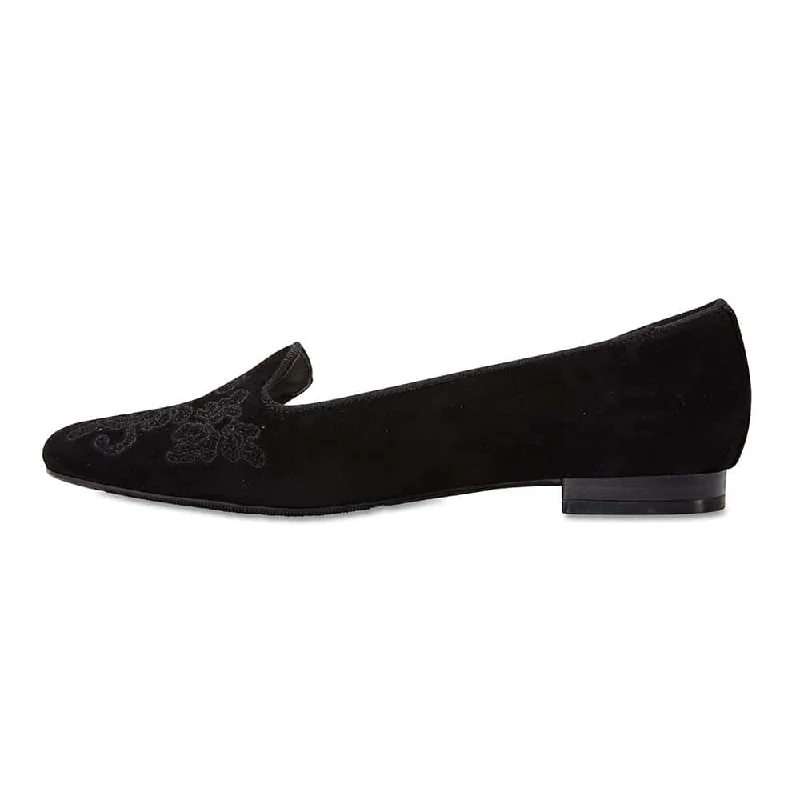 Tailor Loafer in Black Suede