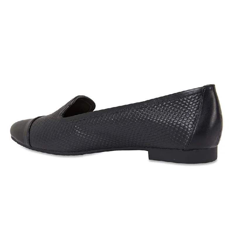 Tamara Loafer in Black Leather