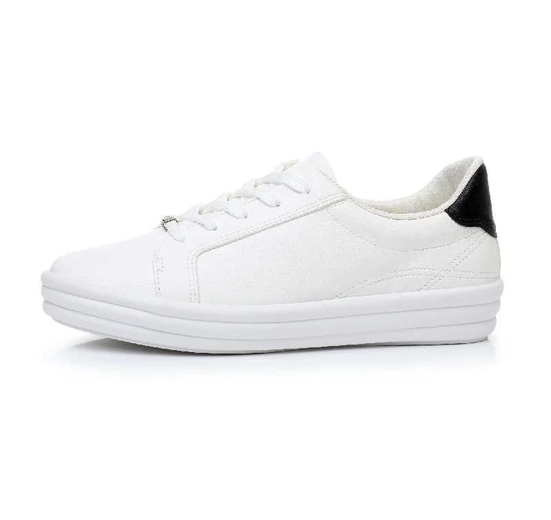 Light-as-Air Tennis Lace-Ups - White & Black (851.003)