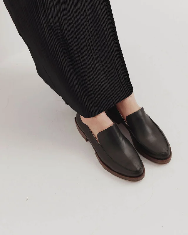 Nevaya Loafer - Black