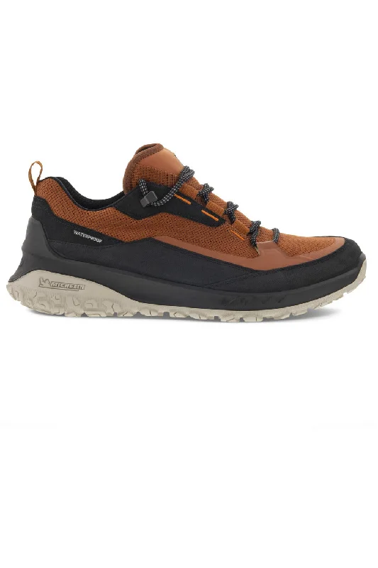 Ecco 824254-51866 ULT-TRN in Black and Orange