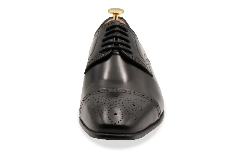 Olivos Medallion Black Derby