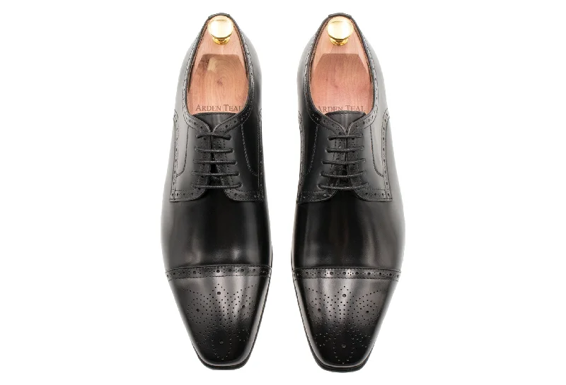 Olivos Medallion Black Derby