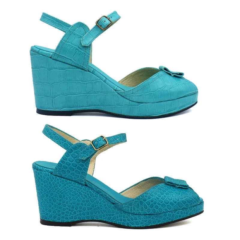 Turquoise Faux Croc / 5.5