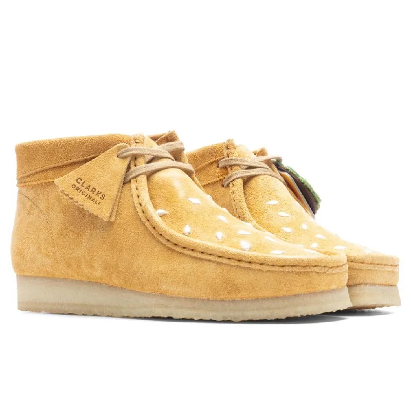 Vandy The Pink x Clarks Embroidery Wallabee Boot - Tan